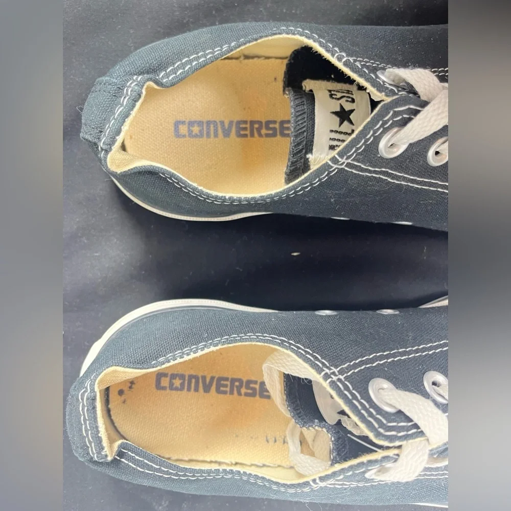 Converse Low Tops Shoes - Black & White - Women’s Size 10 & Men’s Size 8 - Picture 4 of 10